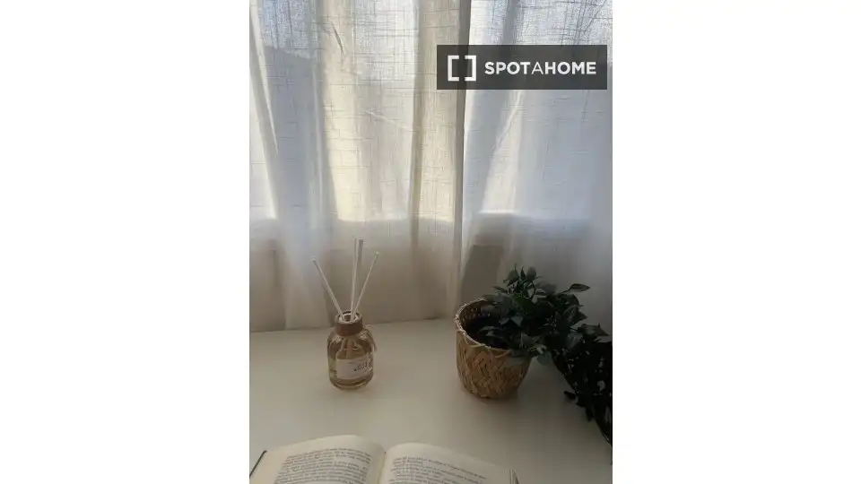 Habitación de Piso para compartir en Santa Coloma de Gramenet con Aire acondicionado, Terraza y Amueblado