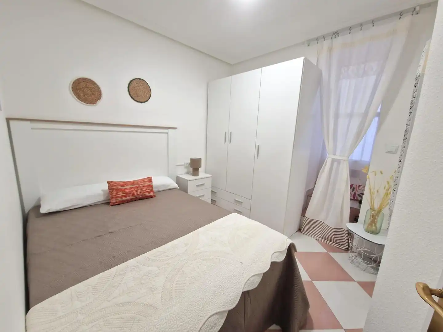 Habitación de Planta baja de alquiler en Plasencia con Amueblado