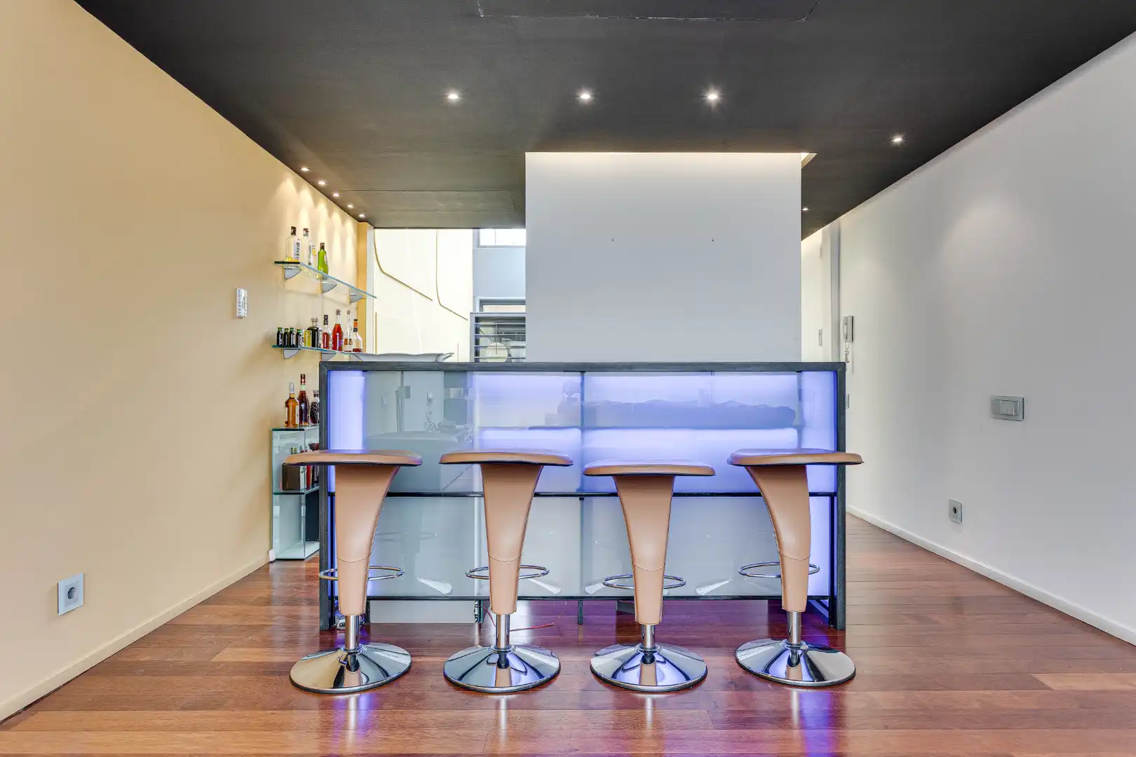 Cocina de Casa adosada en venta en Barcelona con Aire acondicionado, Calefacción y Jardín privado