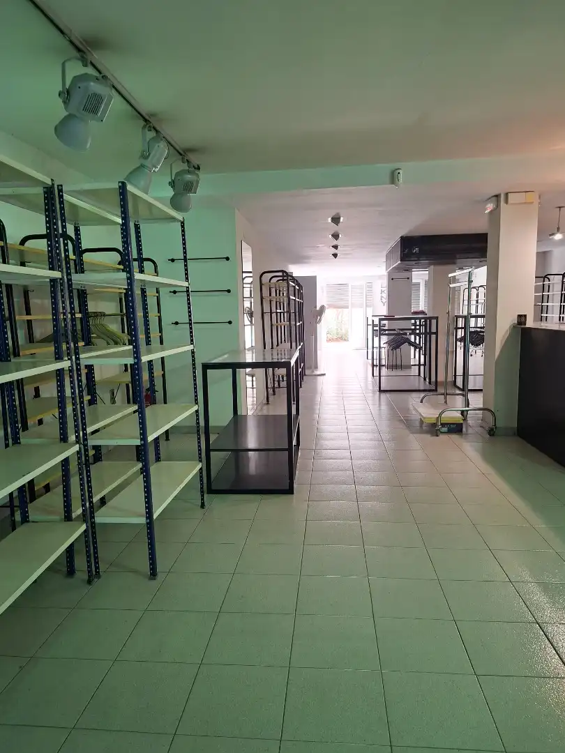Local comercial de lloguer a Carrer de Jovara 18, imagen 9