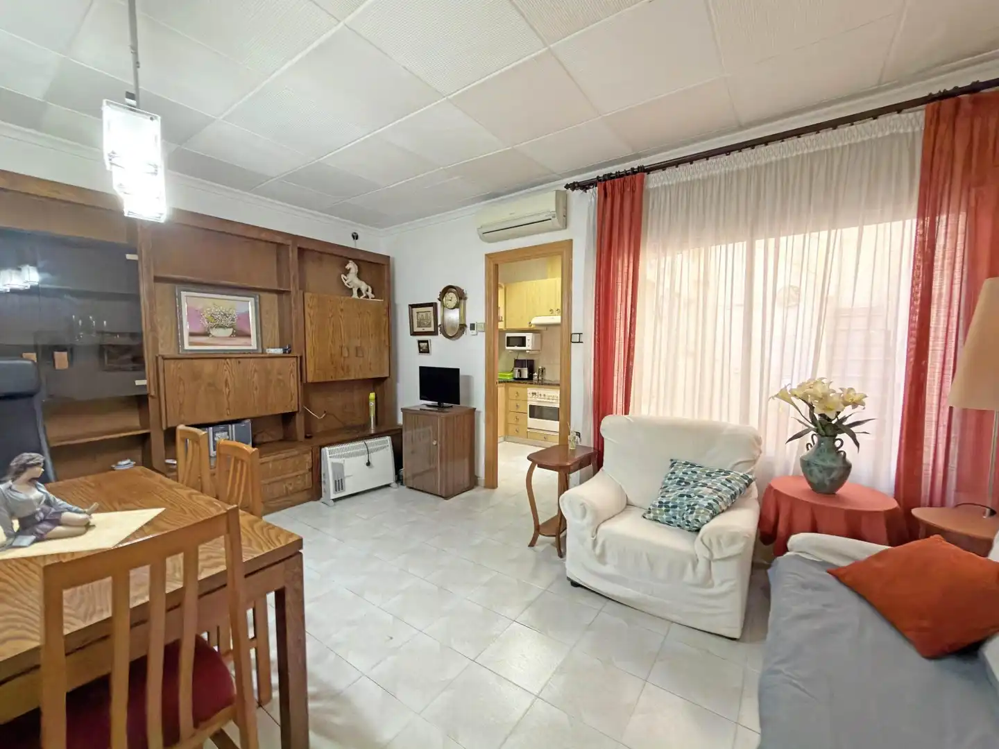 Sala de estar de Casa adosada en venta en Sabadell con Aire acondicionado, Calefacción y Terraza