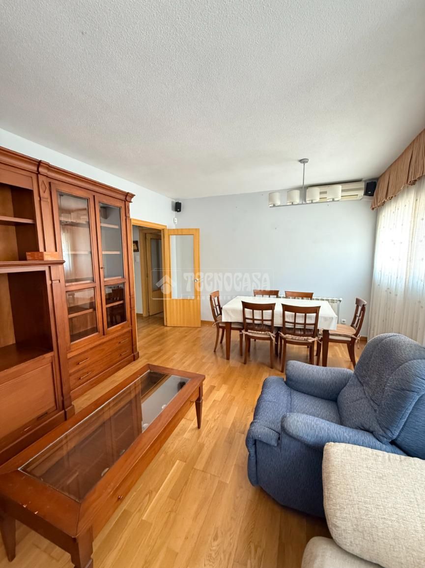 Sala de estar de Piso en venta en  Madrid Capital con Aire acondicionado y Calefacción
