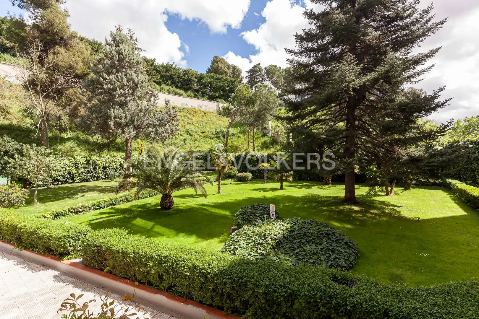 Jardí de Apartament de lloguer en Madrid amb Aire condicionat, Calefacció i Parquet