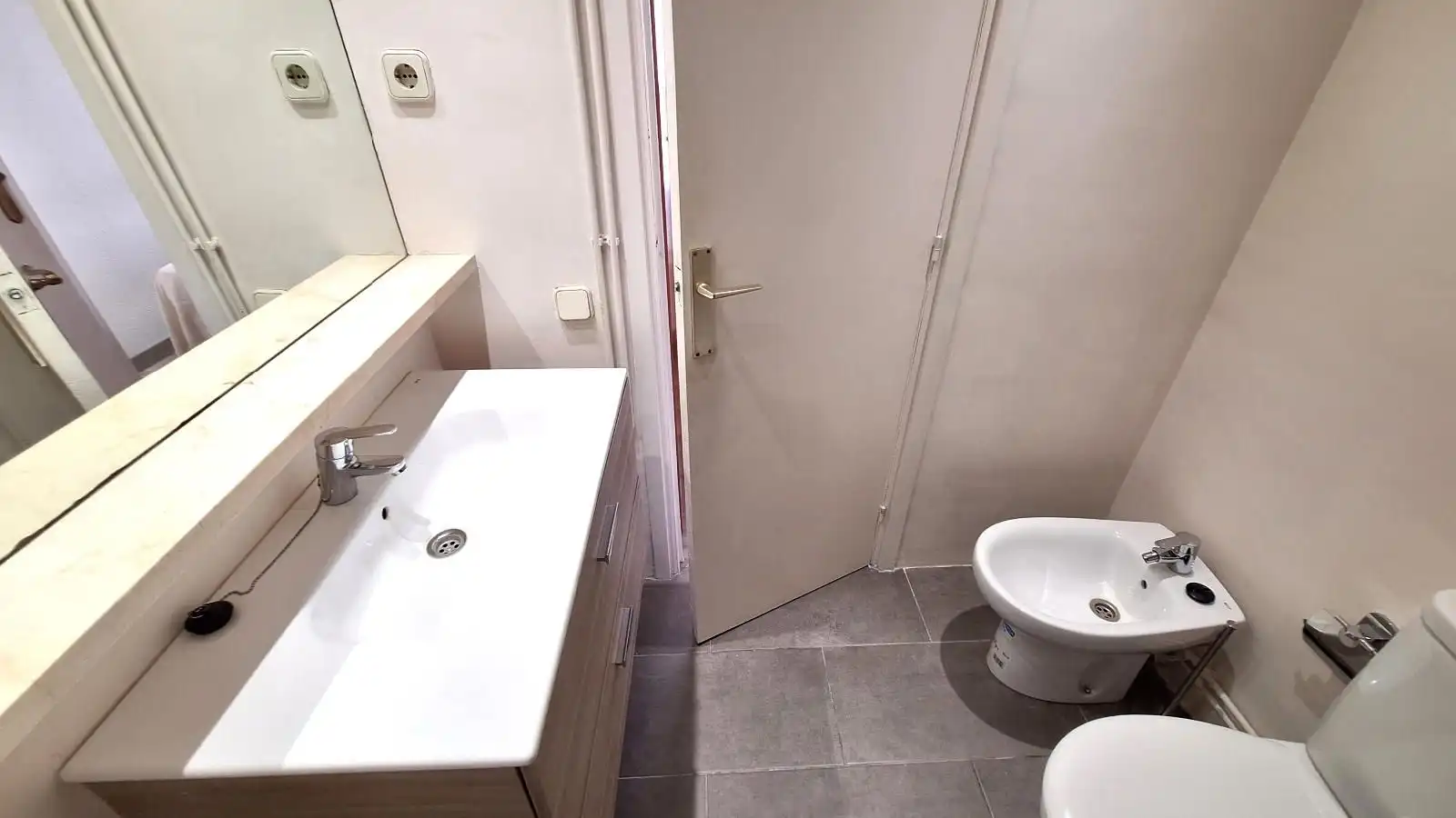 Bathroom of Flat for rent in Eixample