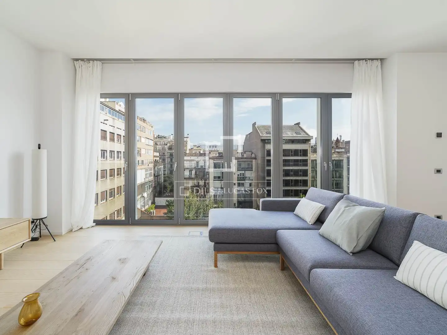 Vista exterior de Piso en venta en Barcelona con Aire acondicionado, Calefacción y Parquet