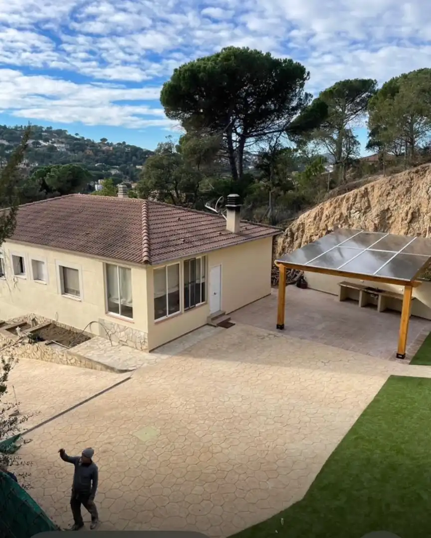 Vista exterior de Casa o xalet de lloguer en Lloret de Mar amb Calefacció, Jardí privat i Forn