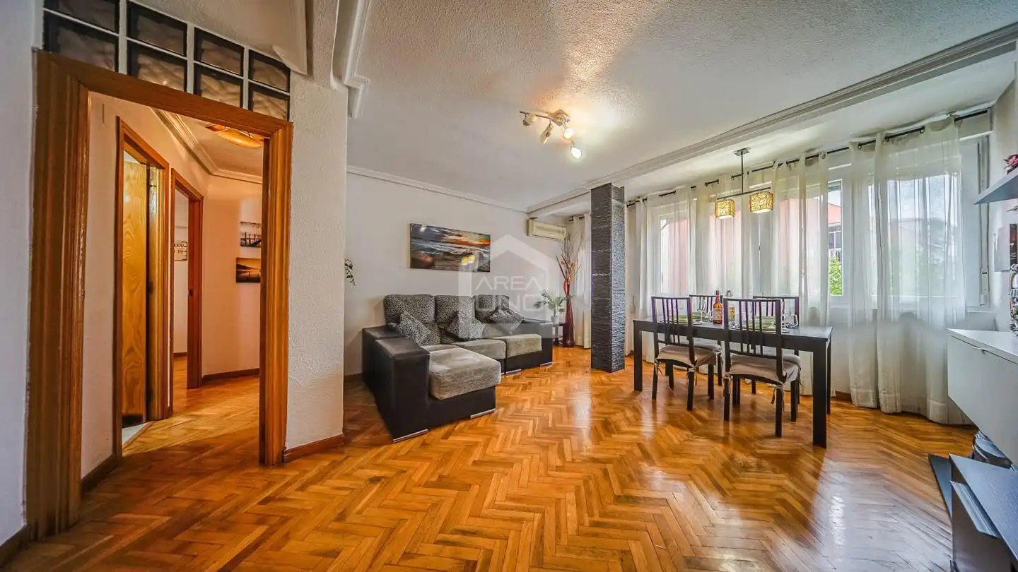 Sala d'estar de Pis en venda en Alcorcón amb Aire condicionat, Calefacció i Parquet