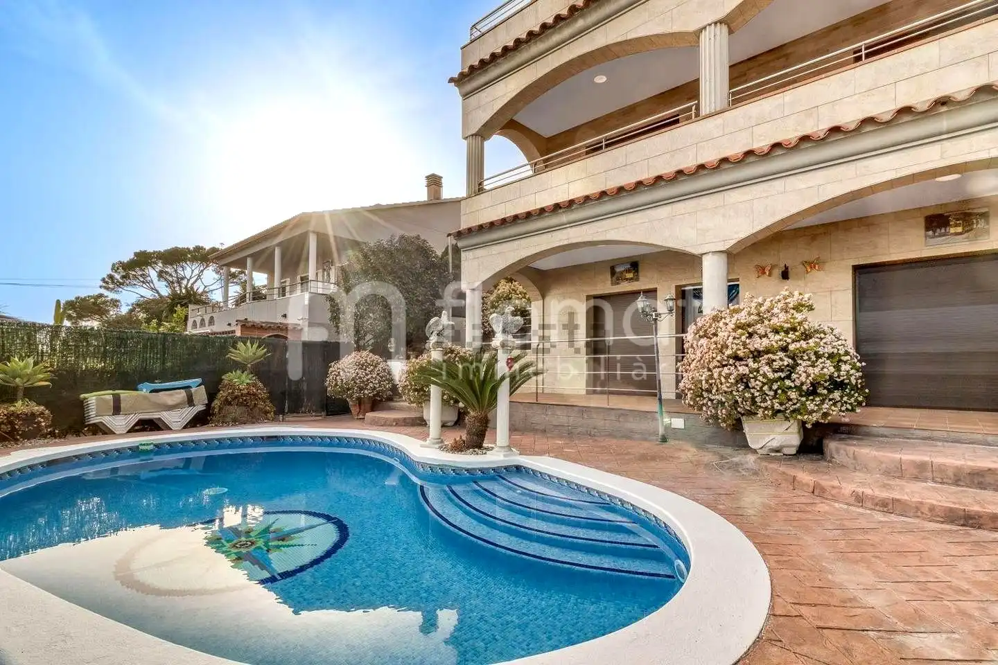 Vista exterior de Casa o xalet en venda en Tordera amb Jardí privat i Piscina