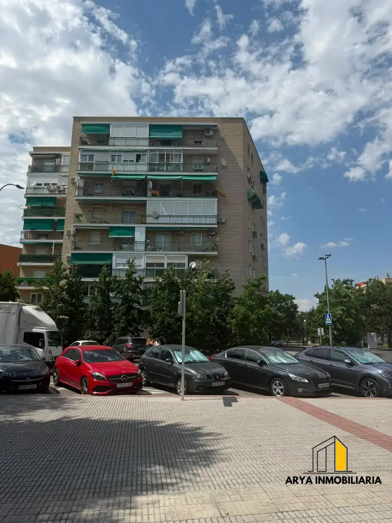 Vista exterior de Pis en venda en Torrejón de Ardoz amb Calefacció i Balcó