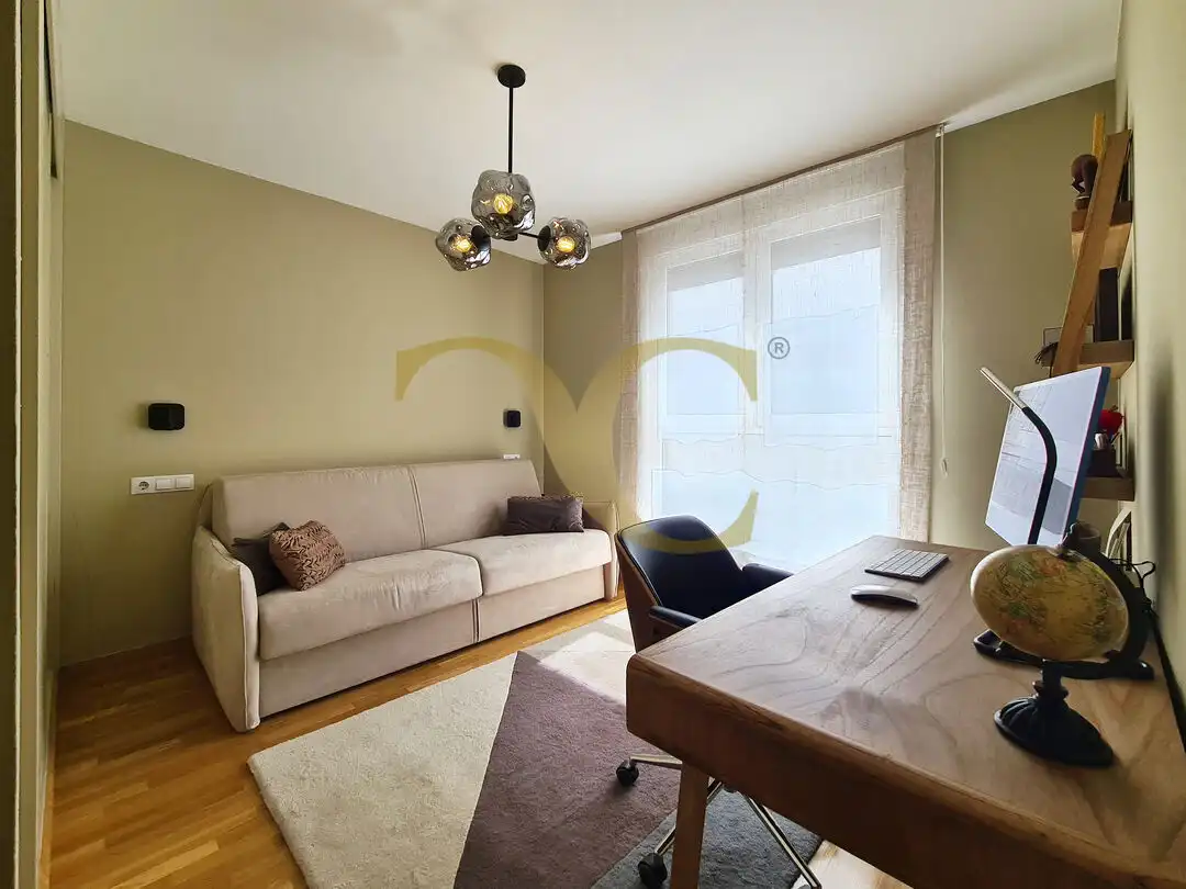 Sala de estar de Piso en venta en Oviedo  con Calefacción, Terraza y Trastero