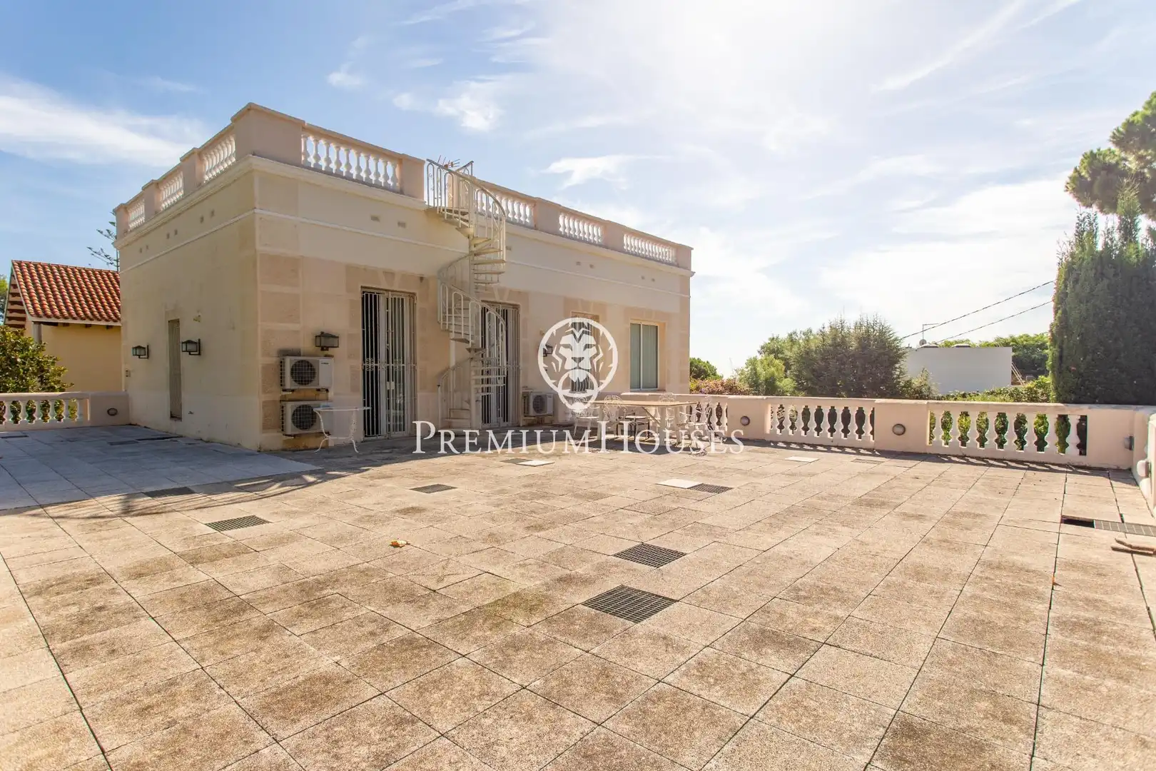 Houses for sale in Califòrnia - Santa Madrona