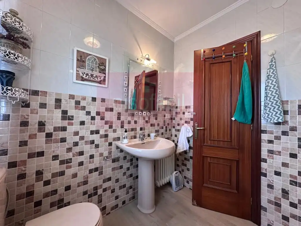 Bathroom of Houses for sale in Lugo
