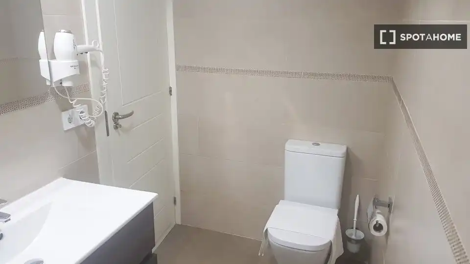 Wohnung zur Miete in Quatre Carreres, imagen 14