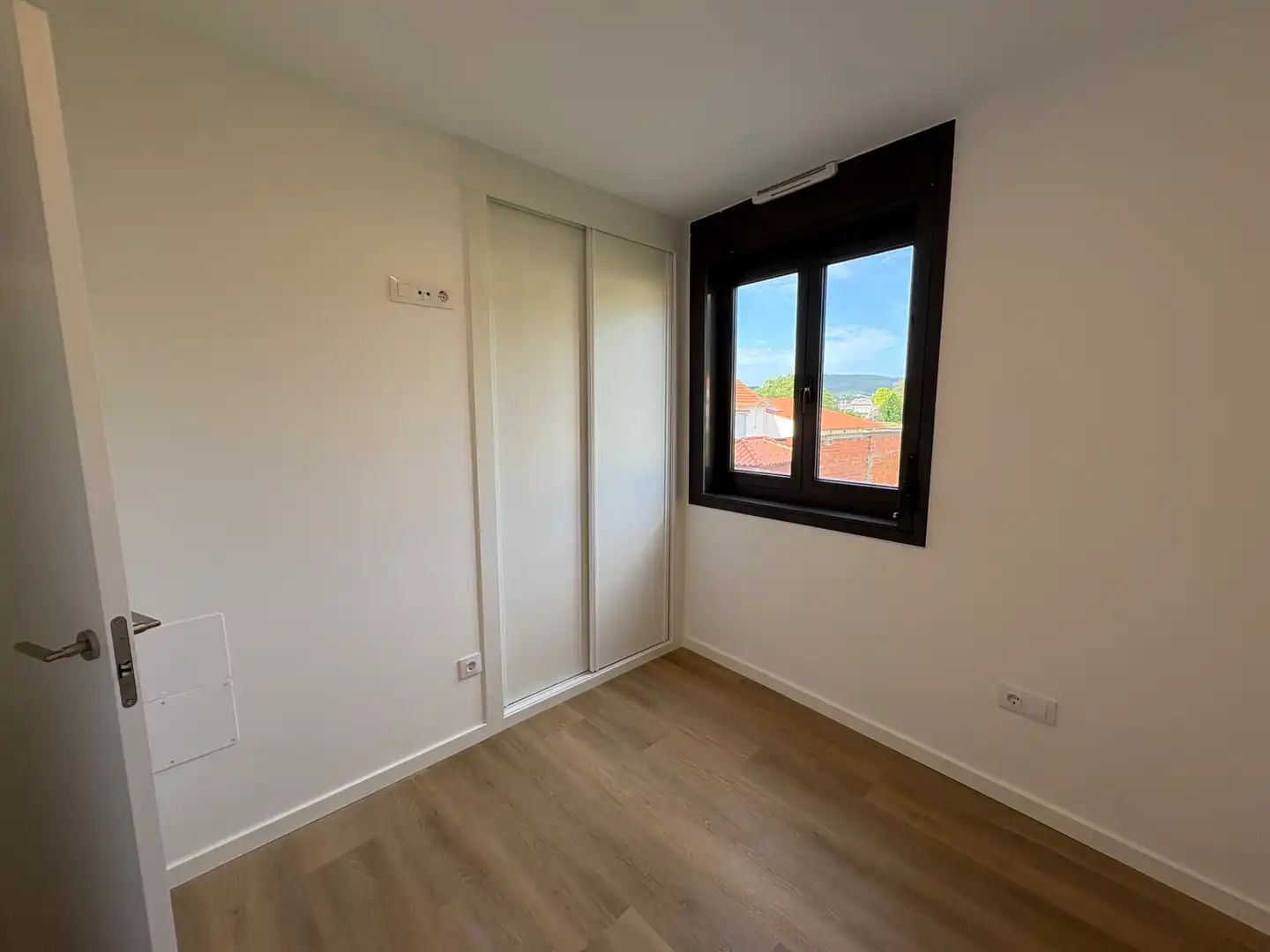 Habitación de Piso en venta en Cedeira con Trastero, Horno y Lavadora