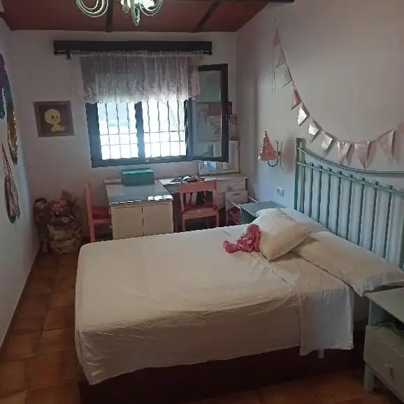 Dormitori de Finca rústica en venda en Almodóvar del Río amb Aire condicionat, Piscina i Alarma