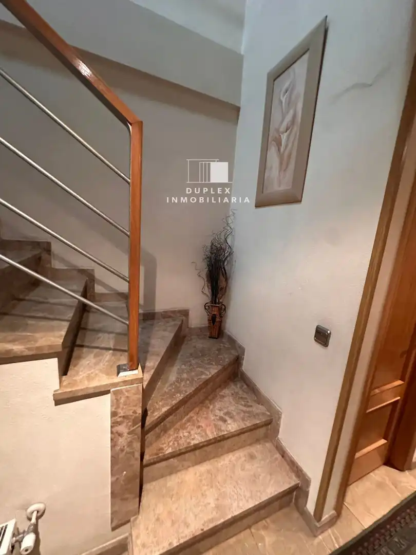Casa adosada en venta en Cuenca con Calefacción, Terraza y Amueblado