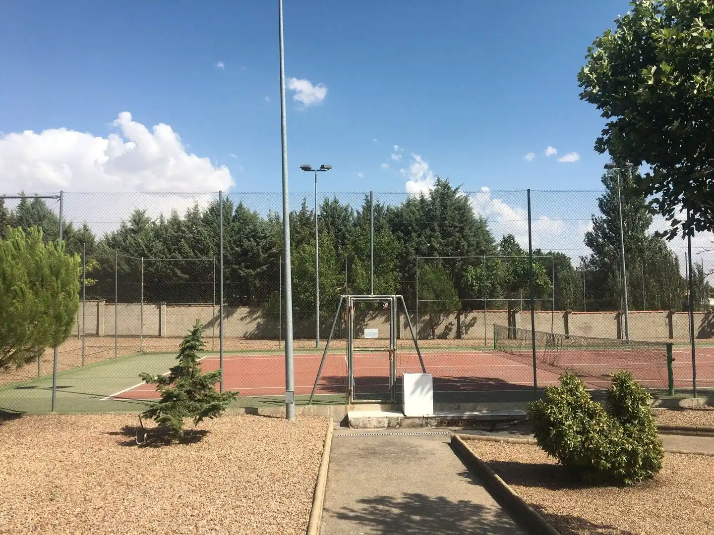 Aparcament de Casa o xalet en venda en Calzada de Valdunciel amb Jardí privat, Terrassa i Traster