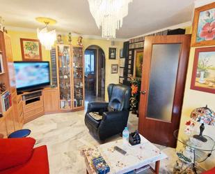 Living room of Single-family semi-detached for sale in Vélez-Málaga  with Air Conditioner, Terrace and Community pool