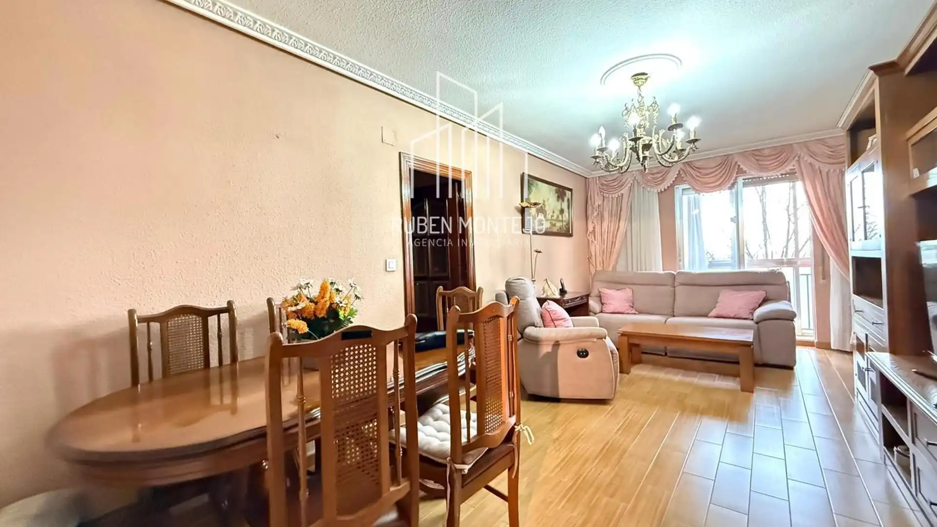 Sala de estar de Piso en venta en Salamanca Capital con Calefacción, Terraza y Trastero