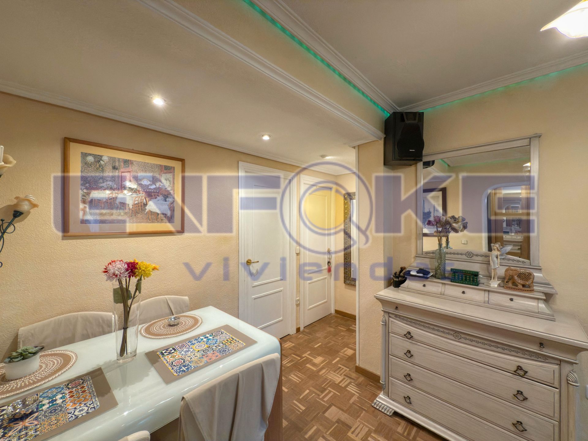 Flat for sale in  Madrid Capital  with Air Conditioner, Heating and Storage room