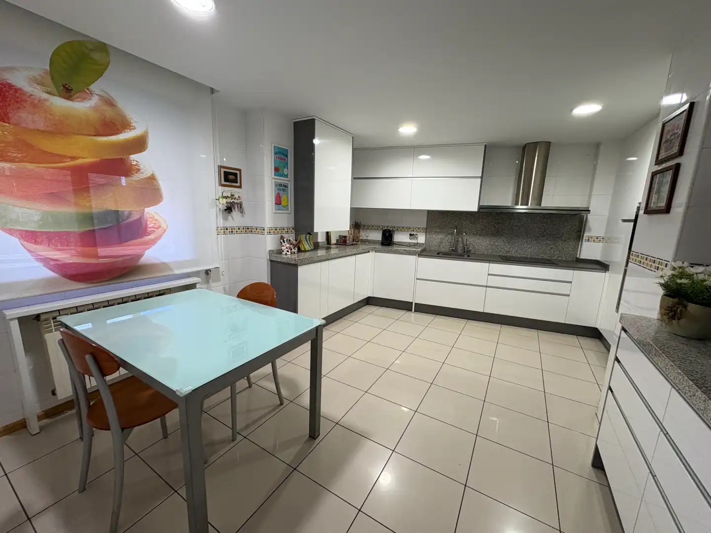 Cocina de Casa adosada en venta en Simancas con Aire acondicionado, Calefacción y Jardín privado