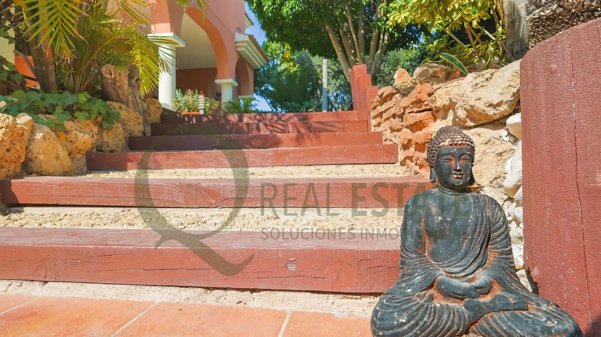 Jardí de Casa o xalet en venda en Alicante / Alacant amb Calefacció, Jardí privat i Traster