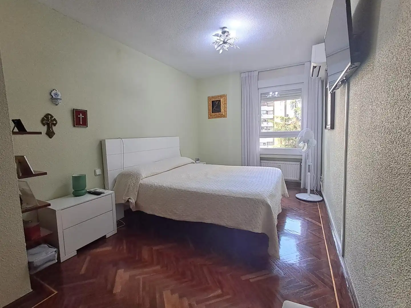 Bedroom of Flat for sale in Madrid  with Air Conditioner, Heating and Private garden
