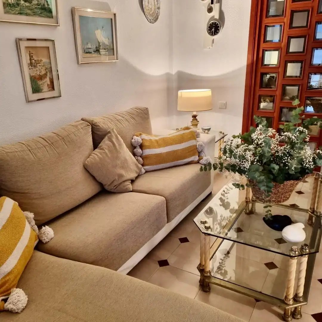 Sala de estar de Apartamento de alquiler en Benicasim / Benicàssim con Calefacción, Jardín privado y Terraza