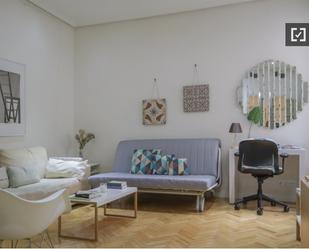 Living room of Flat to rent in  Madrid Capital  with Air Conditioner and Balcony