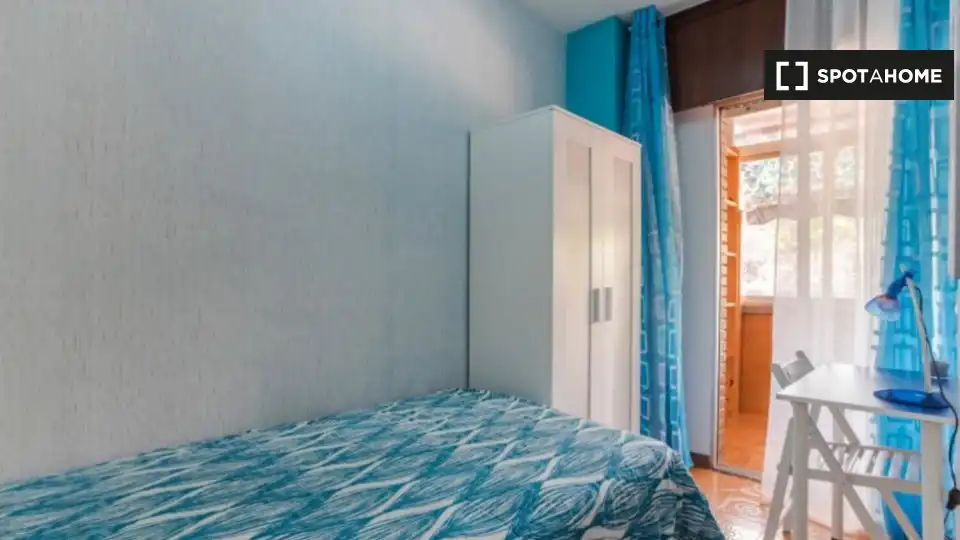 Habitació a Caballería Española