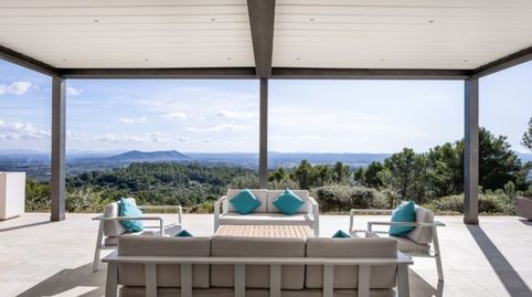 Villa contemporánea espectacular con acabados de lujo y vistas impresionantes de las montañas., image 2