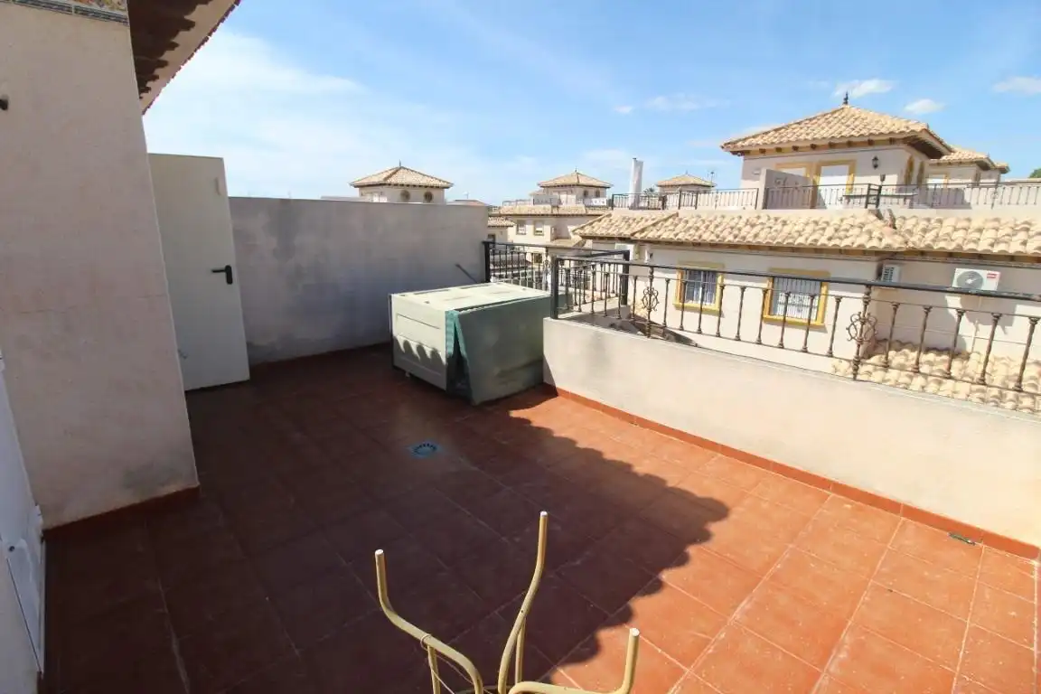 Terrassa de Casa adosada en venda en Orihuela amb Jardí privat, Terrassa i Moblat
