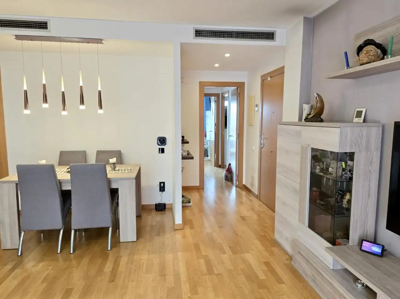Sala d'estar de Pis en venda en Castellar del Vallès amb Aire condicionat, Terrassa i Internet