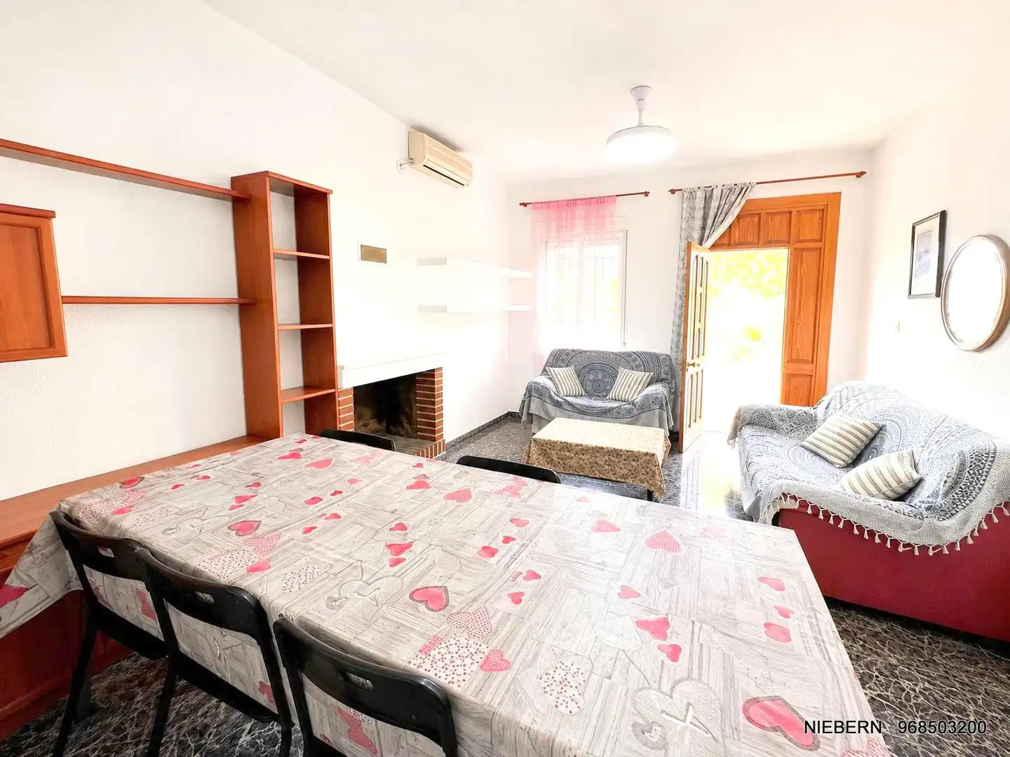 Sala d'estar de Casa o xalet en venda en Cartagena amb Aire condicionat, Jardí privat i Terrassa