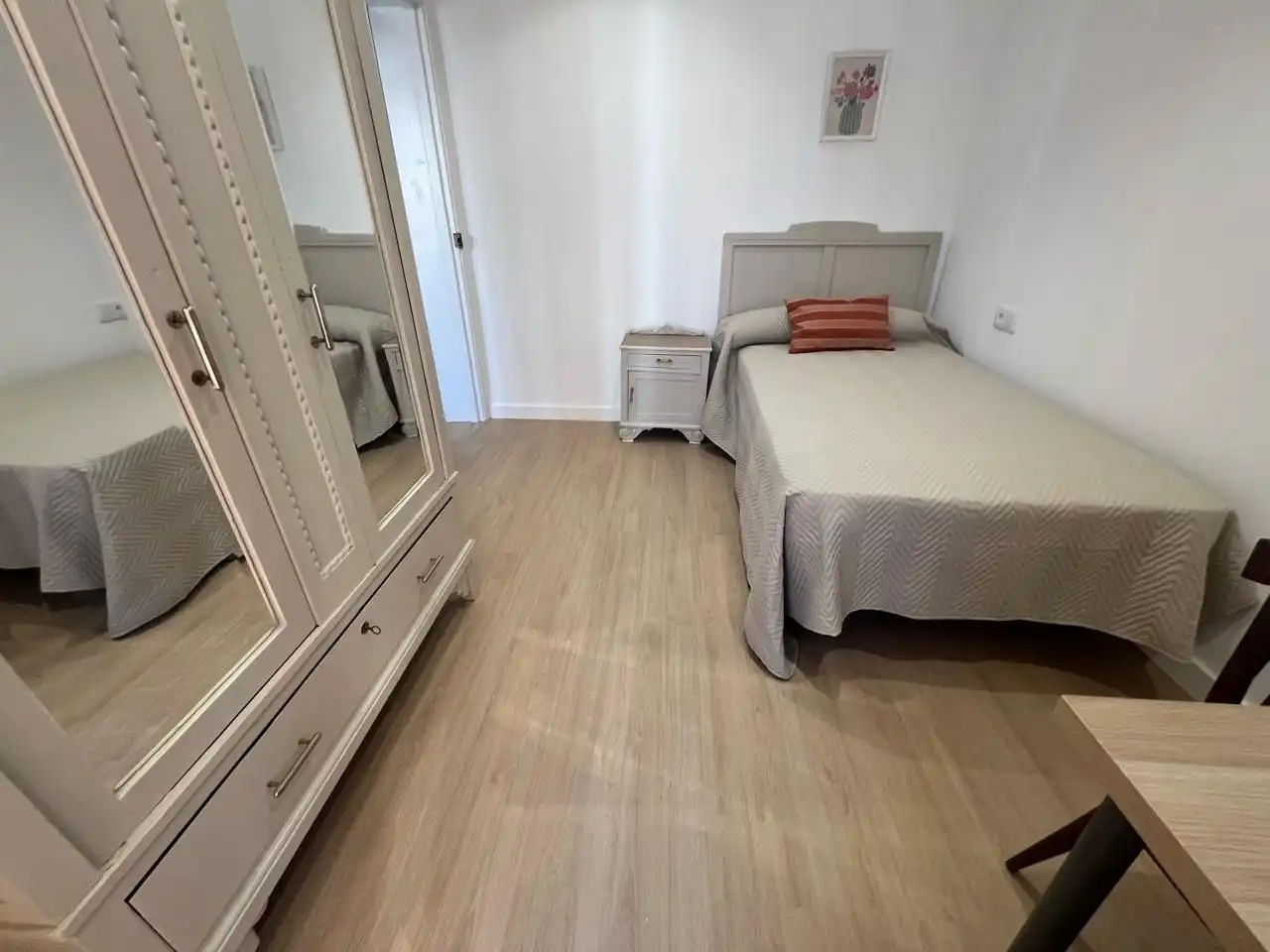 Habitación de Piso para compartir en Ourense Capital  con Calefacción, Amueblado y Balcón