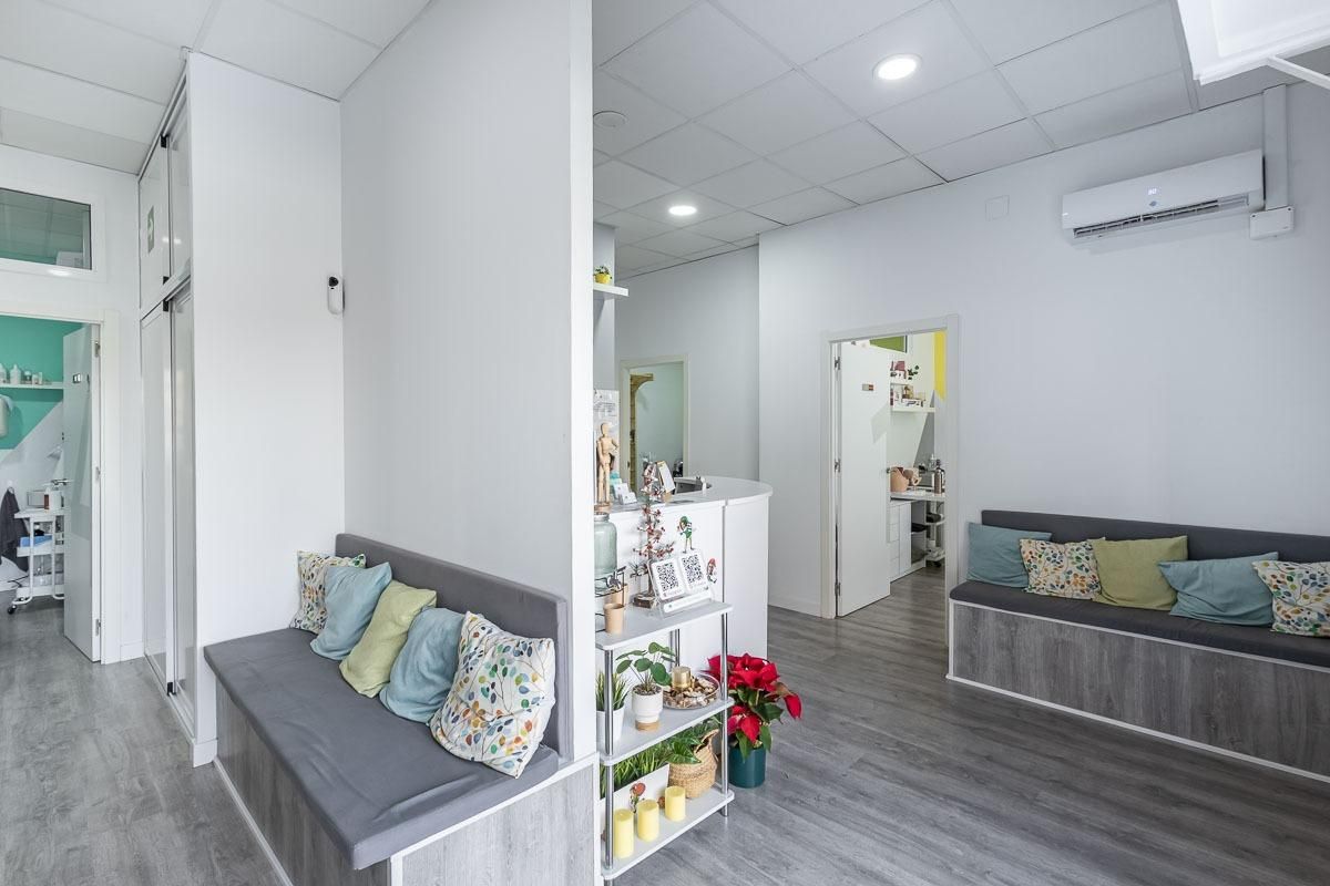 Premises for sale in  Granada Capital