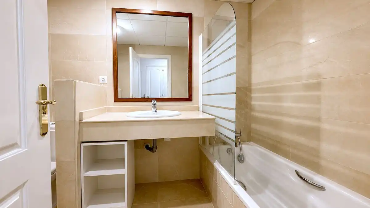 Flat with lift for sale in San Pedro de Alcántara, imagen 5
