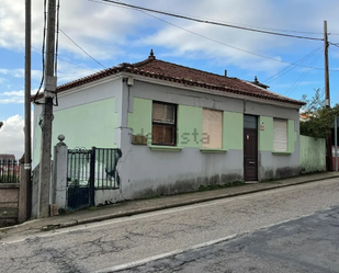 Vista exterior de Casa o xalet en venda en Vigo  amb Jardí privat