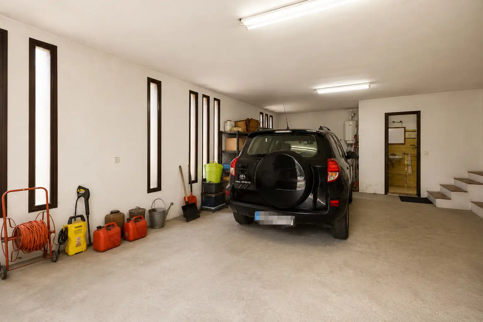 Parking de Finca rústica en venta en L'Esquirol con Calefacción, Jardín privado y Terraza