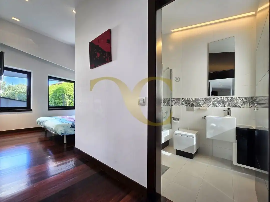 Baño de Casa o chalet en venta en Gijón  con Calefacción, Jardín privado y Terraza