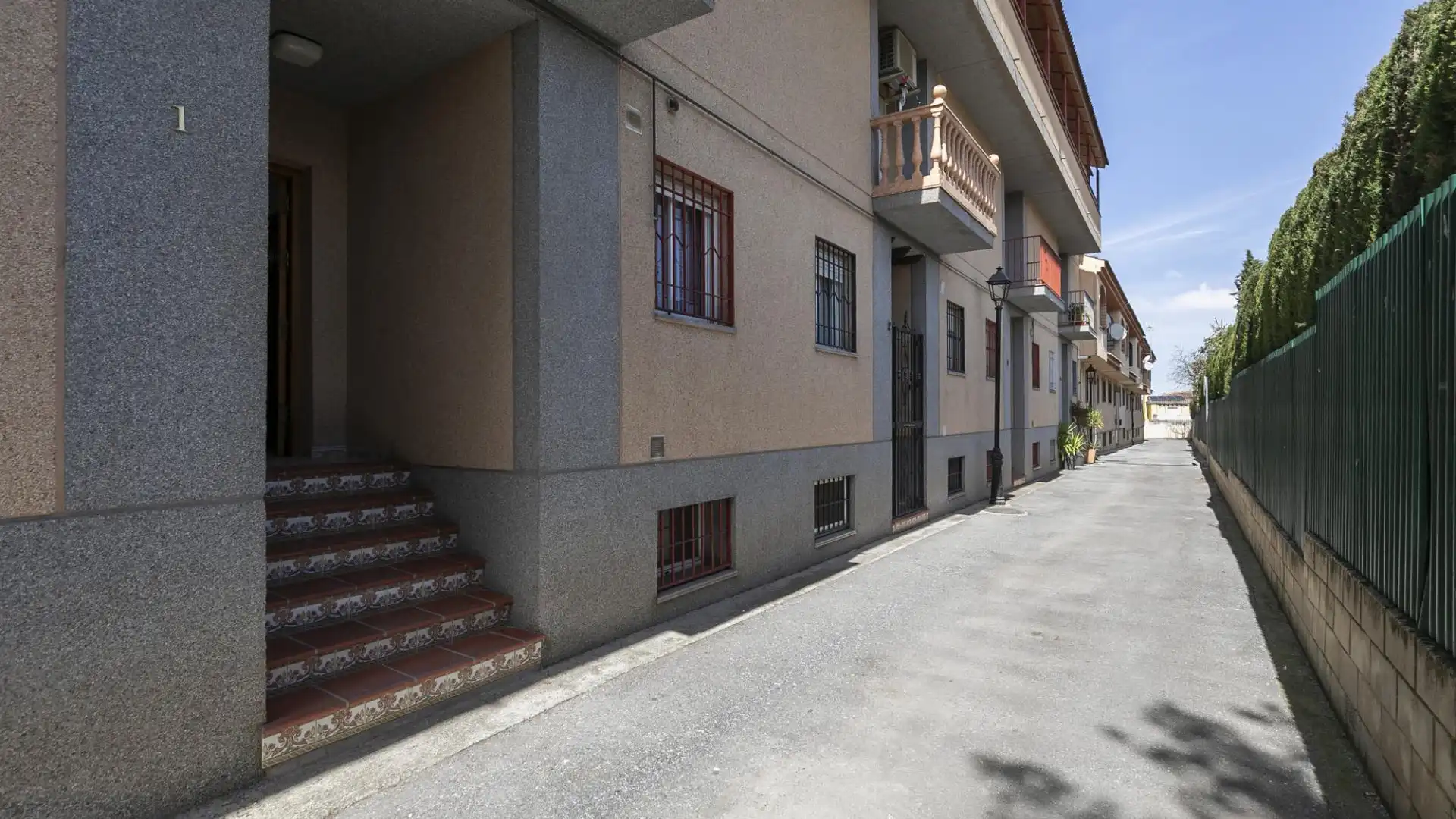 Exterior view of Duplex for sale in Ogíjares