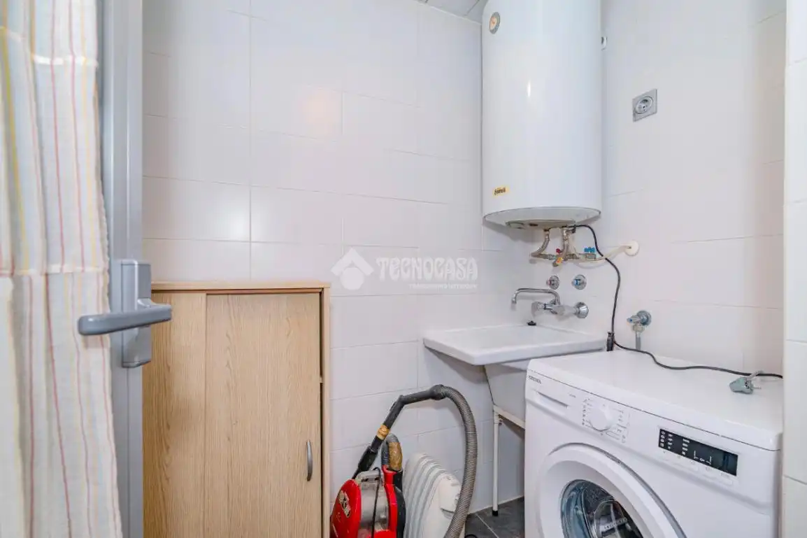 Badezimmer von Wohnung zum Verkauf in Alhendín mit Klimaanlage und Möbliert