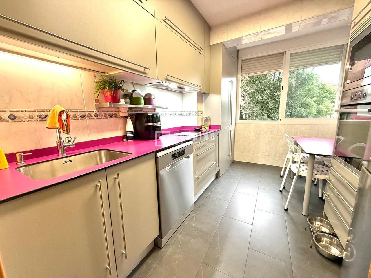 Cocina de Piso en venta en  Madrid Capital