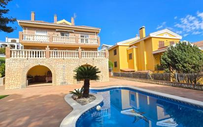 Vista exterior de Casa o xalet en venda en Canyelles amb Aire condicionat, Calefacció i Jardí privat
