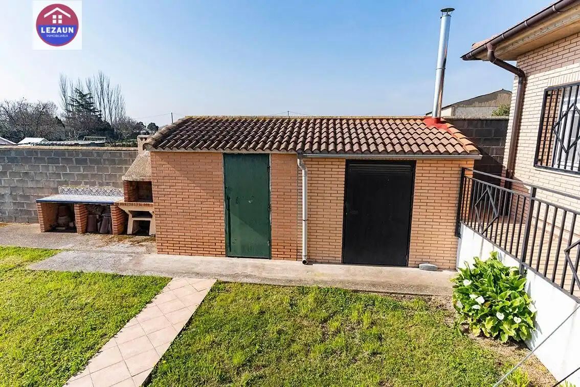 Vista exterior de Casa o chalet en venta en Marcilla con Jardín privado y Amueblado