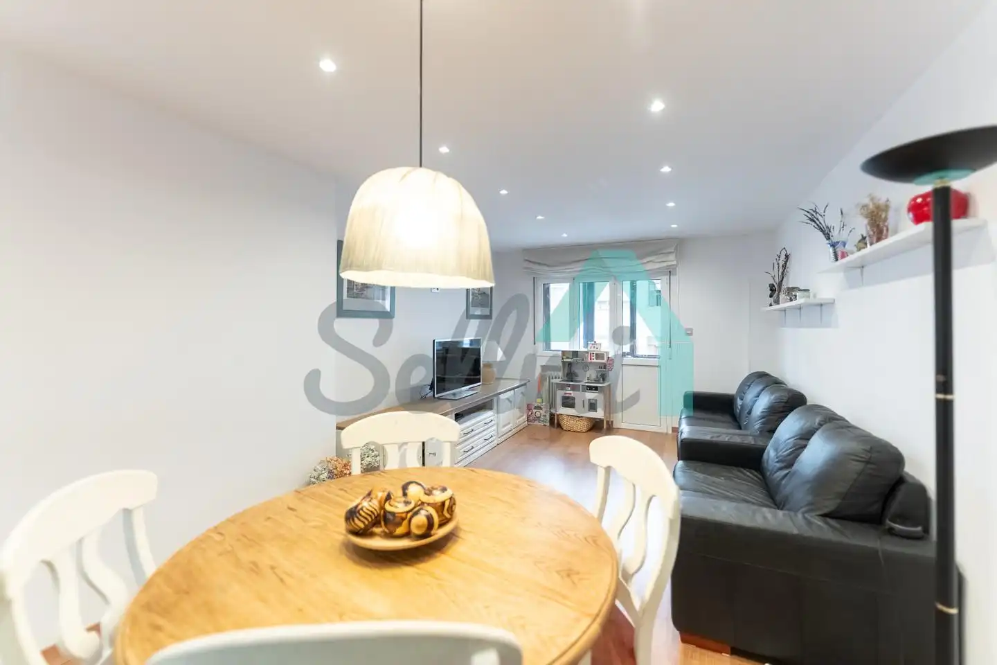 Living room of Flat for rent in Siero  with Heating, Terrace and Furnished