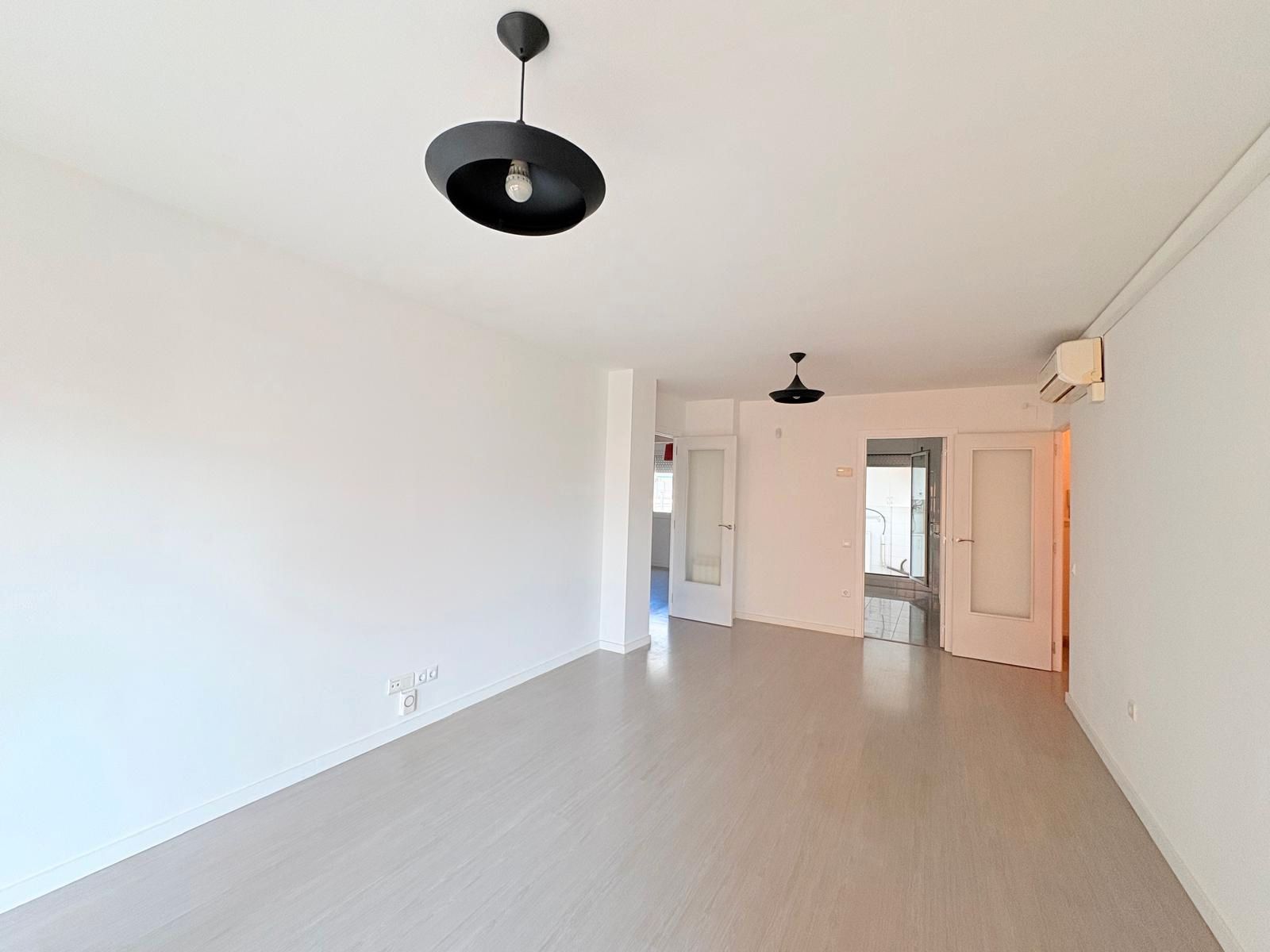 Vista exterior de Piso en venta en Terrassa con Aire acondicionado, Calefacción y Parquet