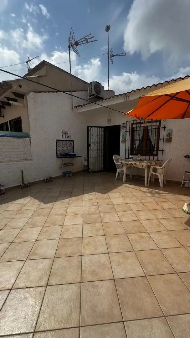 Terrassa de Casa adosada en venda en Torrevieja amb Moblat, Rentadora i Microones