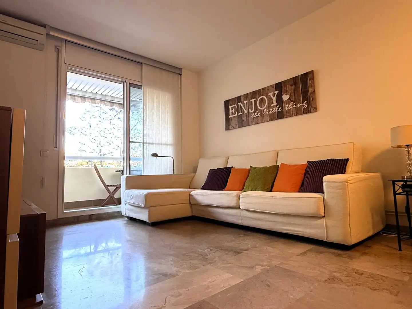 Sala d'estar de Pis en venda en Sant Boi de Llobregat amb Aire condicionat, Calefacció i Terrassa