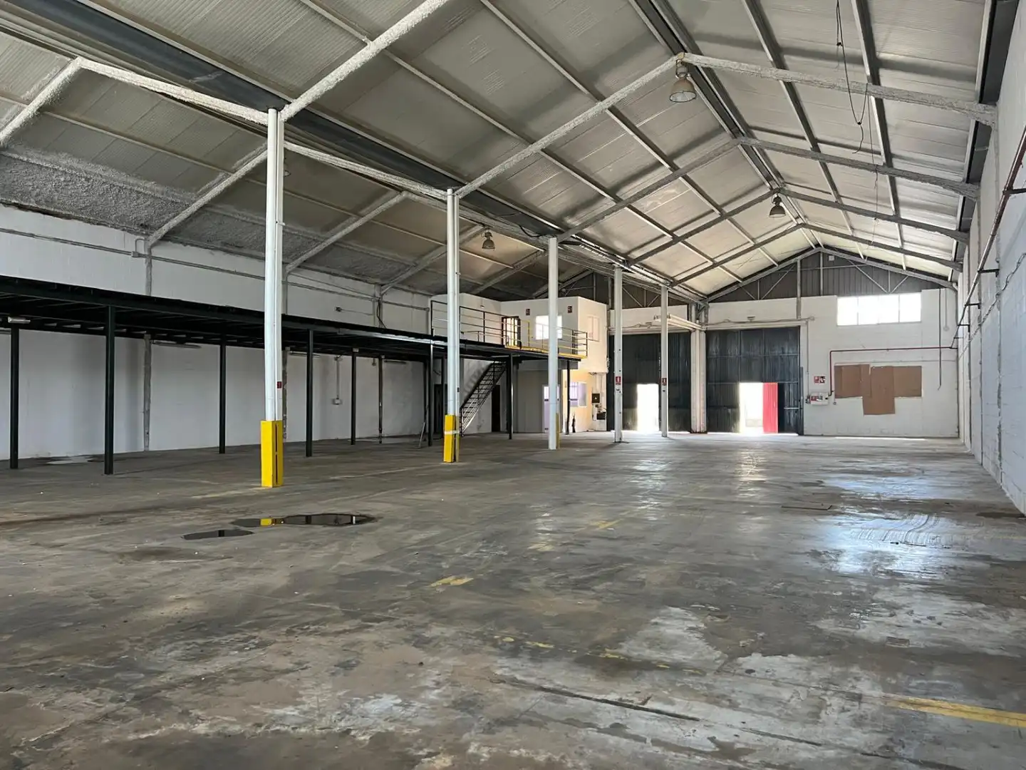 Nave industrial en venta en Utrera